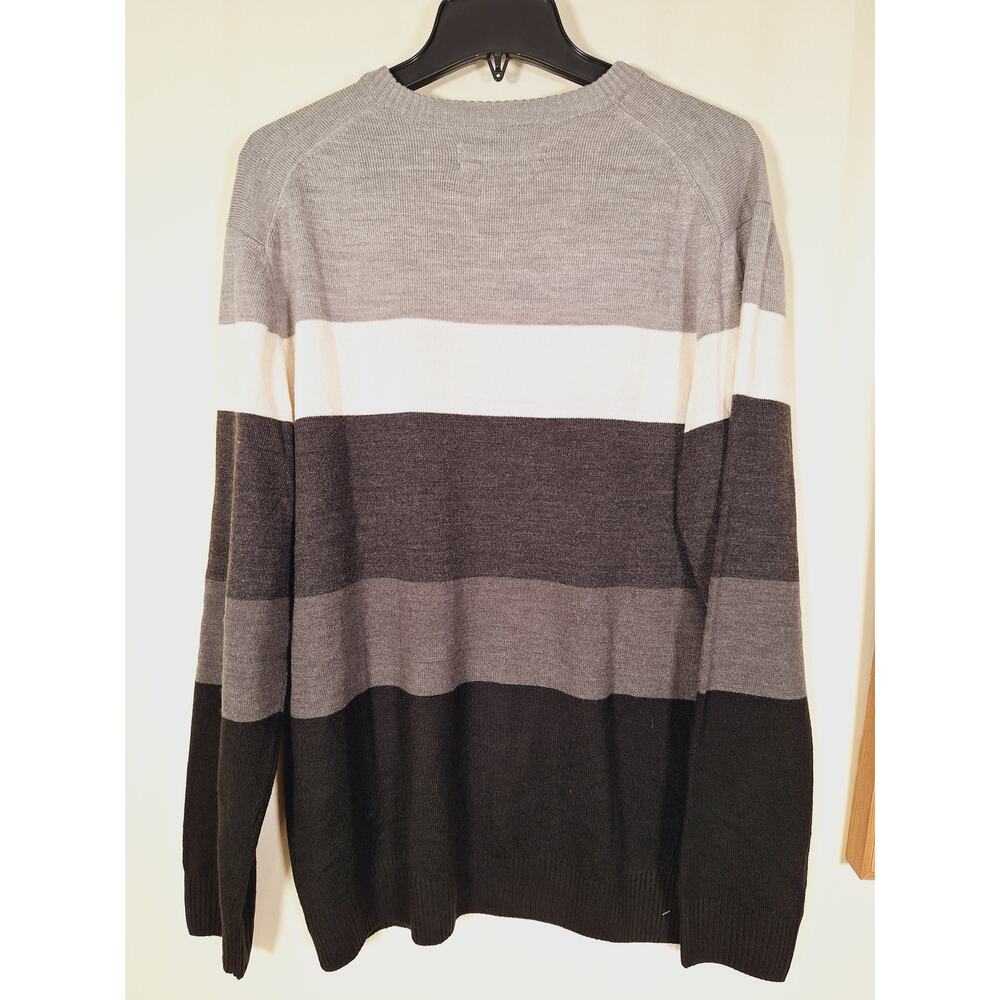 U.S. Polo Assn. Men's Gray/White/Black V-Necked Sweater Large - Picture 4 of 5